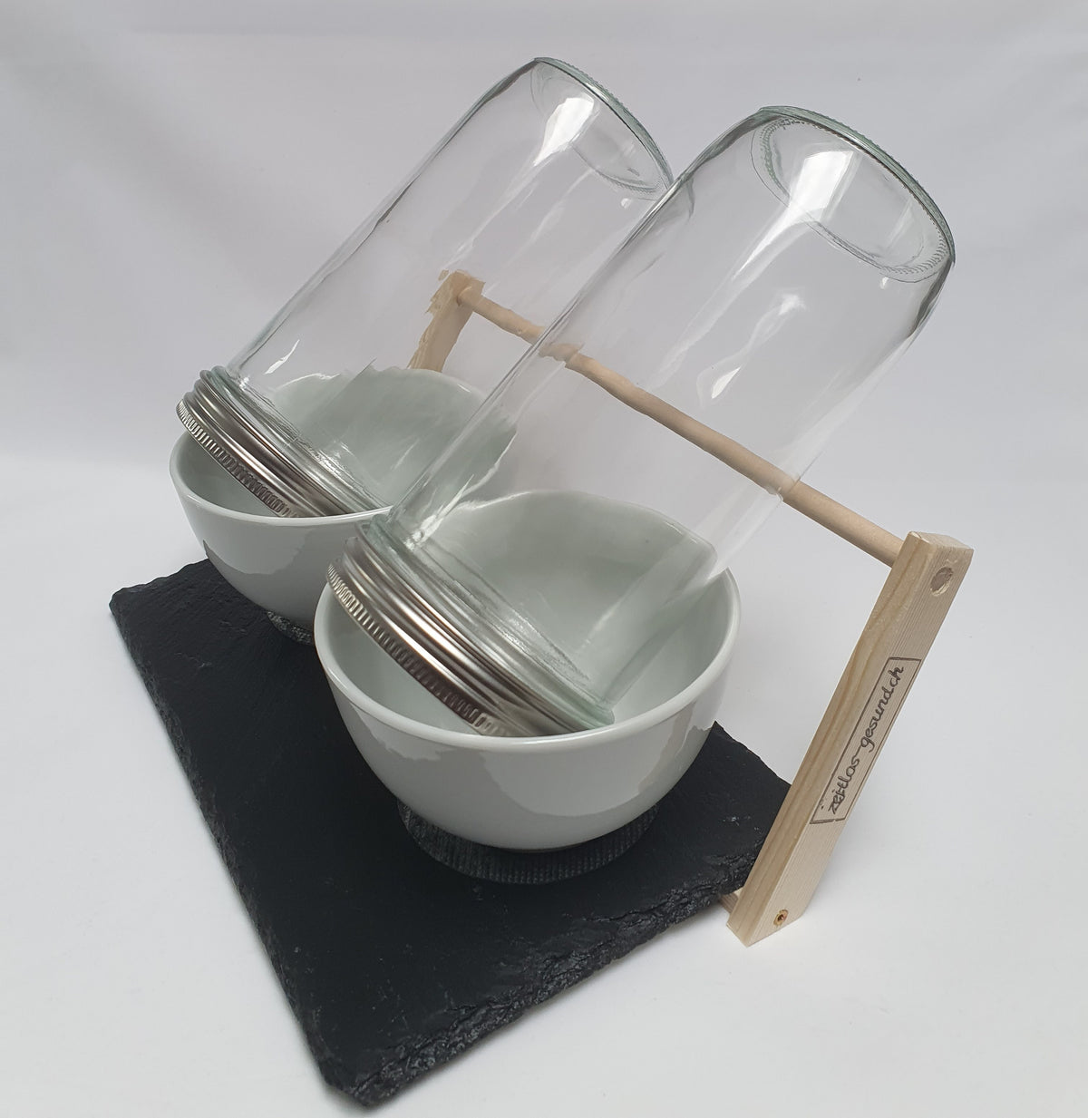 Keimgläser-Set auf Schieferplatte
