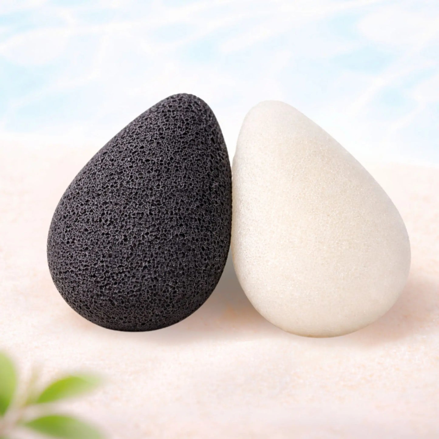 Konjacschwamm Duo Black and White in Tropfenform